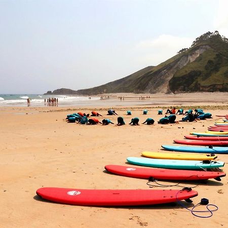 Llanes Surfcamp & Hostel Eksteriør billede