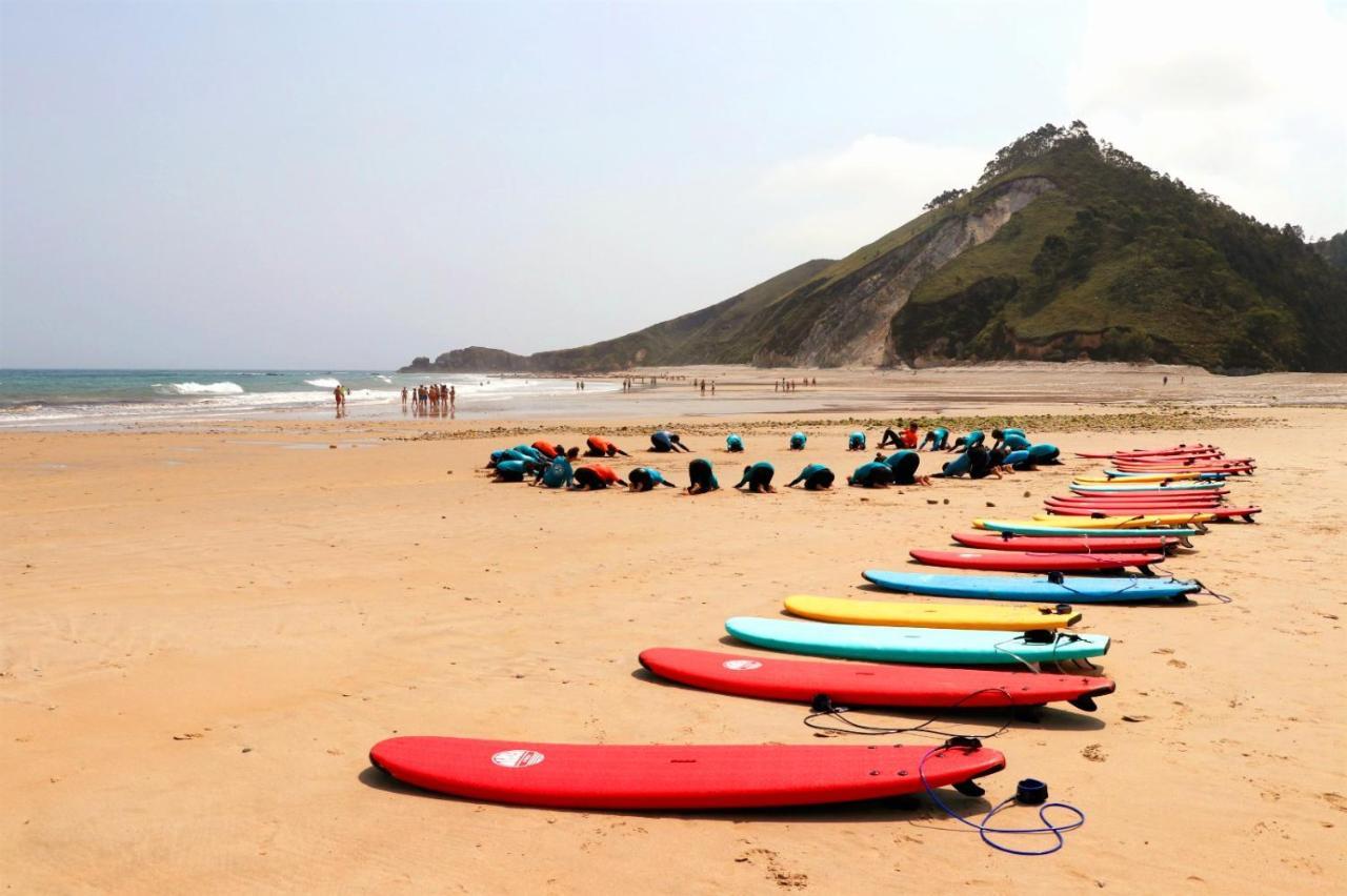 Llanes Surfcamp & Hostel Eksteriør billede