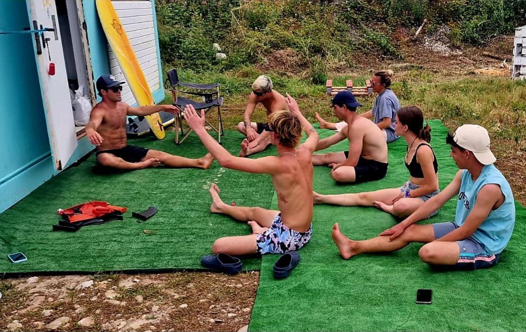 Llanes Surfcamp & Hostel Eksteriør billede